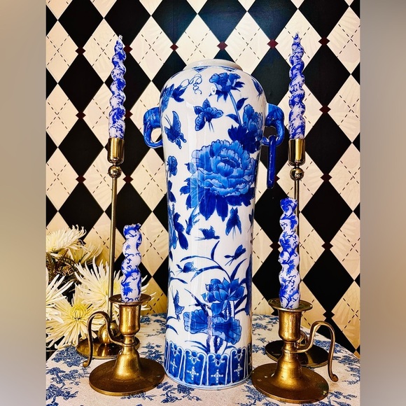 Blue & White Tall Porcelain Vase with Peony & Butterfly Luxury Chinoiserie - Picture 4 of 6